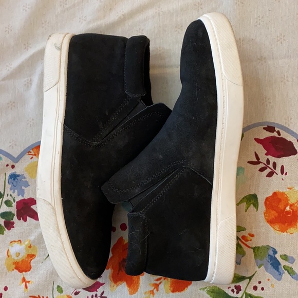 Fabletics Platform Black Sneaker - Picture 5 of 6